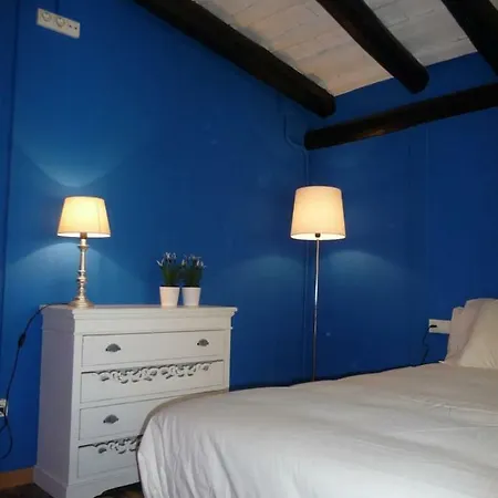 Can Cardona Tatil Evi *